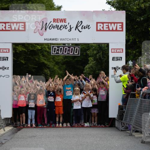 14.06.2026 - REWE Women's Run Michael Strokosch http://msf.ph/oto/9788622 14.06.2026 11:30:57 Laufen 3, 5, 0, 00, 00 meine-sportfotos.de