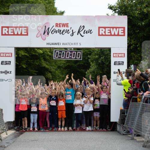 14.06.2026 - REWE Women's Run Michael Strokosch http://msf.ph/oto/9788625 14.06.2026 11:31:00 Laufen 34, 5, 00, 00, 0 meine-sportfotos.de