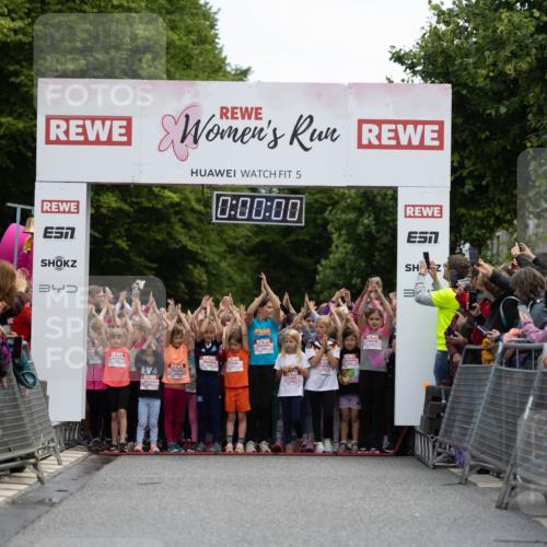 14.06.2026 - REWE Women's Run Michael Strokosch http://msf.ph/oto/9788628 14.06.2026 11:31:03 Laufen 34, 5, 0, 00, 00 meine-sportfotos.de