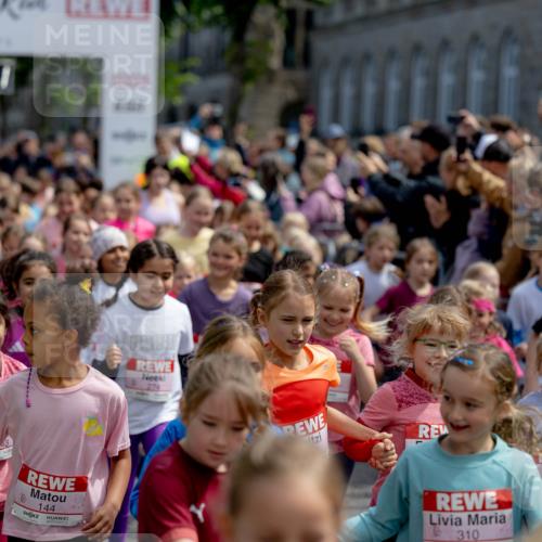 14.06.2026 - REWE Women's Run Michael Strokosch http://msf.ph/oto/9788644 14.06.2026 11:32:54 Laufen 0, 00, 11, 144, 310, 313, 343 meine-sportfotos.de