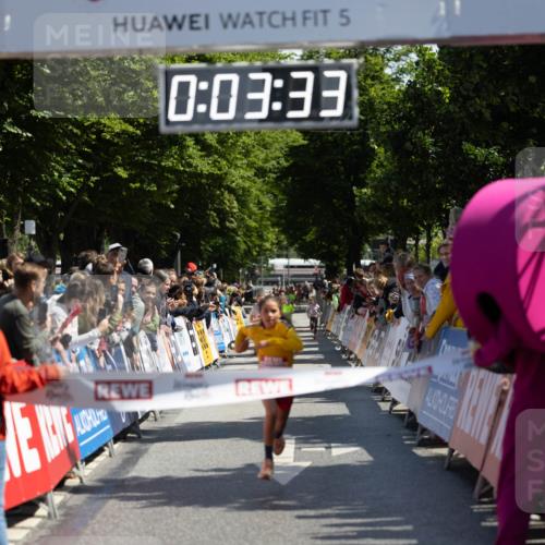 14.06.2026 - REWE Women's Run Michael Strokosch http://msf.ph/oto/9788658 14.06.2026 11:36:16 Laufen 7, 5, 0, 03, 33, 4 meine-sportfotos.de