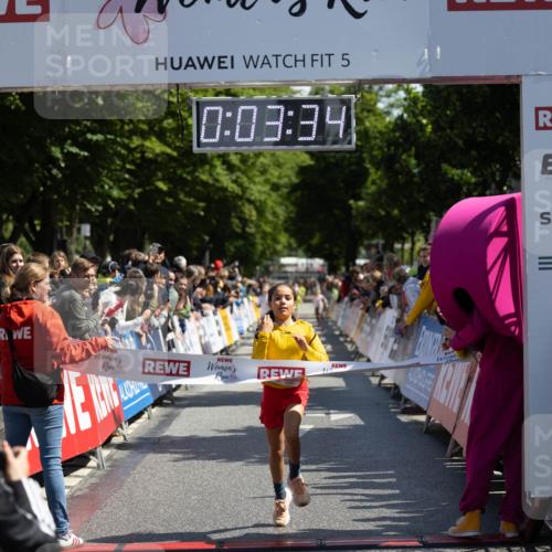 14.06.2026 - REWE Women's Run Michael Strokosch http://msf.ph/oto/9788662 14.06.2026 11:36:16 Laufen 34, 5, 0, 03, 34, 3 meine-sportfotos.de