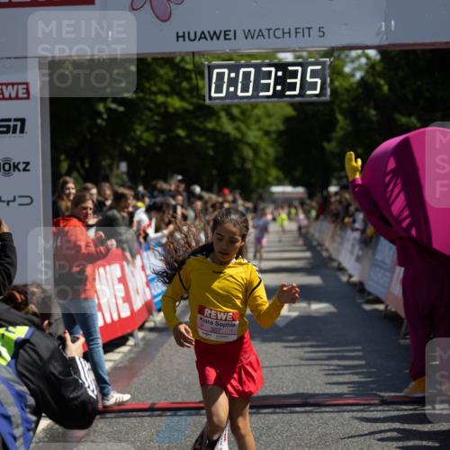 14.06.2026 - REWE Women's Run Michael Strokosch http://msf.ph/oto/9788667 14.06.2026 11:36:18 Laufen 34, 5, 0, 03, 35, 307, 34 meine-sportfotos.de