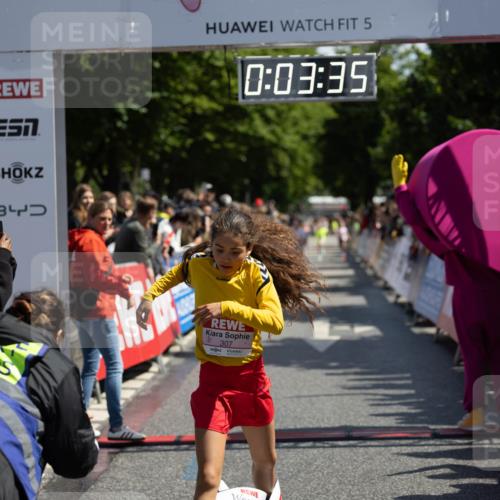 14.06.2026 - REWE Women's Run Michael Strokosch http://msf.ph/oto/9788668 14.06.2026 11:36:18 Laufen 34, 5, 0, 03, 35, 307, 34 meine-sportfotos.de