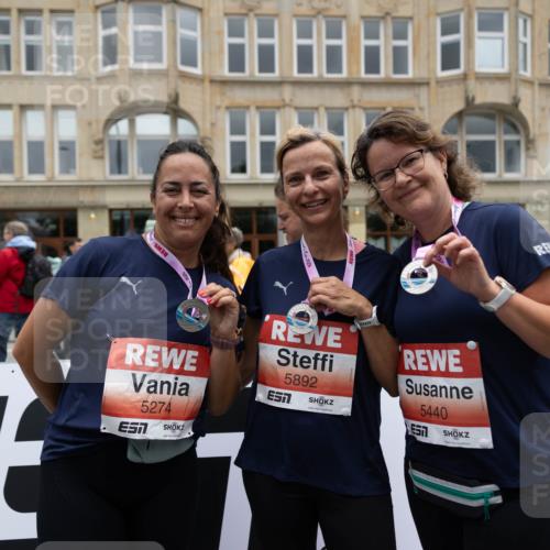 14.06.2026 - REWE Women's Run Michael Strokosch http://msf.ph/oto/9788695 14.06.2026 11:03:36 Laufen 5274, 7, 2026, 5892, 5440 meine-sportfotos.de