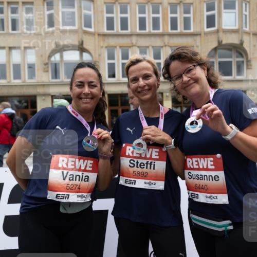 14.06.2026 - REWE Women's Run Michael Strokosch http://msf.ph/oto/9788697 14.06.2026 11:03:36 Laufen 1, 5274, 5892, 5440 meine-sportfotos.de