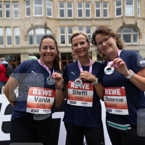 14.06.2026 - REWE Women's Run Michael Strokosch http://msf.ph/oto/9788698 14.06.2026 11:03:36 Laufen 1, 9702, 5274, 7, 5892, 5440 meine-sportfotos.de
