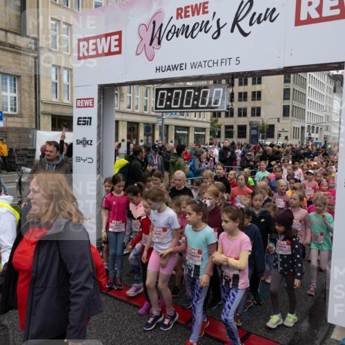 14.06.2026 - REWE Women's Run Michael Strokosch http://msf.ph/oto/9788873 14.06.2026 11:28:21 Laufen 5, 0, 00, 00, 34, 34 meine-sportfotos.de