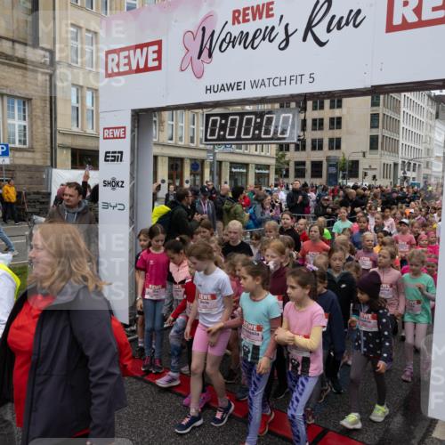 14.06.2026 - REWE Women's Run Michael Strokosch http://msf.ph/oto/9788874 14.06.2026 11:28:21 Laufen 5, 0, 00, 00, 340, 34 meine-sportfotos.de