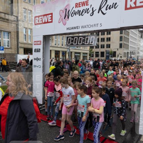 14.06.2026 - REWE Women's Run Michael Strokosch http://msf.ph/oto/9788875 14.06.2026 11:28:21 Laufen 5, 0, 00, 00, 340, 34 meine-sportfotos.de