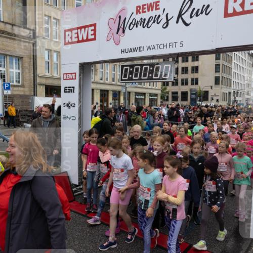 14.06.2026 - REWE Women's Run Michael Strokosch http://msf.ph/oto/9788876 14.06.2026 11:28:21 Laufen 5, 0, 00, 00, 340, 169, 220, 34 meine-sportfotos.de