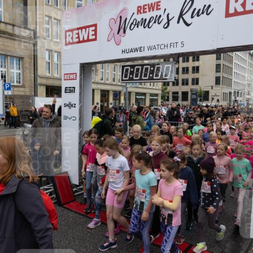 14.06.2026 - REWE Women's Run Michael Strokosch http://msf.ph/oto/9788878 14.06.2026 11:28:21 Laufen 5, 0, 00, 00, 340, 169, 21, 0, 201, 34 meine-sportfotos.de