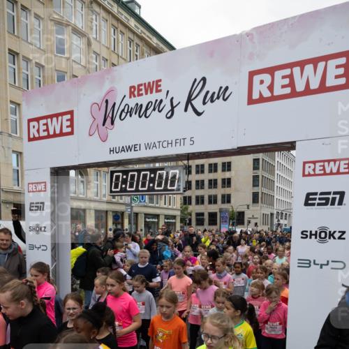 14.06.2026 - REWE Women's Run Michael Strokosch http://msf.ph/oto/9788885 14.06.2026 11:28:37 Laufen 51, 34, 5, 0, 00, 00, 257, 102, 237, 3 meine-sportfotos.de