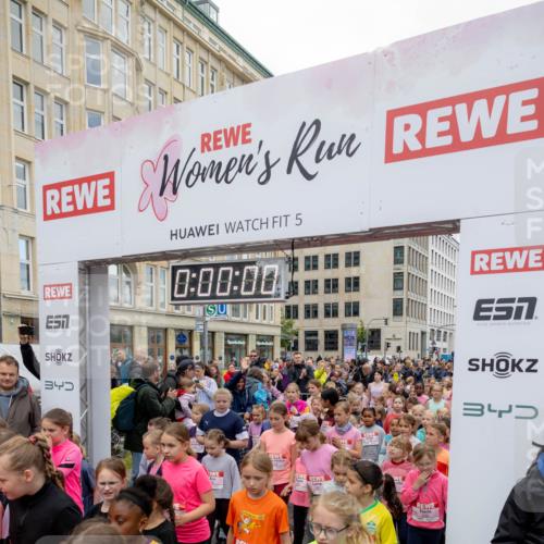 14.06.2026 - REWE Women's Run Michael Strokosch http://msf.ph/oto/9788886 14.06.2026 11:28:37 Laufen 51, 34, 5, 0, 00, 00, 257, 2023, 34, 102, 237 meine-sportfotos.de
