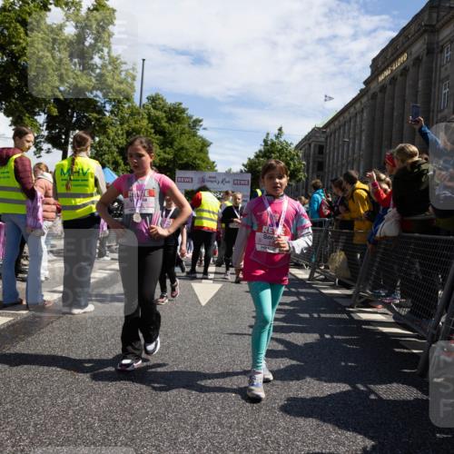 14.06.2026 - REWE Women's Run Michael Strokosch http://msf.ph/oto/9788987 14.06.2026 11:37:49 Laufen 452, 17 meine-sportfotos.de