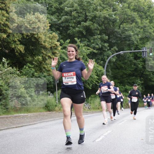 14.06.2026 - REWE Women's Run Jannik Wohlers http://msf.ph/oto/9789259 14.06.2026 10:02:18 Laufen 10965, 7 meine-sportfotos.de