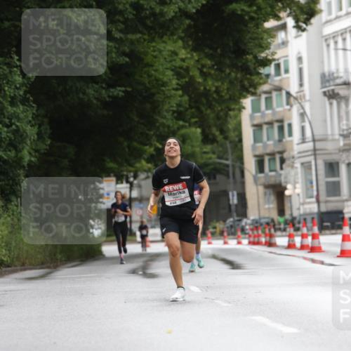 14.06.2026 - REWE Women's Run Jannik Wohlers http://msf.ph/oto/9789602 14.06.2026 09:43:16 Laufen 10892 meine-sportfotos.de