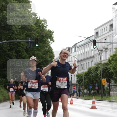 14.06.2026 - REWE Women's Run Jannik Wohlers http://msf.ph/oto/9790907 14.06.2026 09:46:35 Laufen 10738, 57, 10958, 10214, 01 meine-sportfotos.de