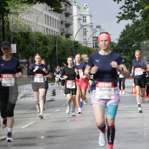 14.06.2026 - REWE Women's Run Jannik Wohlers http://msf.ph/oto/9793886 14.06.2026 09:07:45 Laufen 10233, 1173, 10095, 9, 4 meine-sportfotos.de