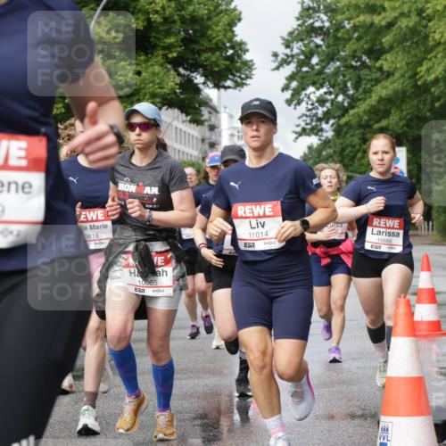 14.06.2026 - REWE Women's Run Jannik Wohlers http://msf.ph/oto/9794216 14.06.2026 09:08:17 Laufen 10449, 0618, 8, 21, 1, 10085, 11014, 10666, 7 meine-sportfotos.de
