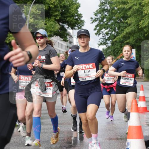 14.06.2026 - REWE Women's Run Jannik Wohlers http://msf.ph/oto/9794221 14.06.2026 09:08:17 Laufen 10449, 1061, 21, 1, 085, 11014, 7, 85, 11287, 10666, 7 meine-sportfotos.de