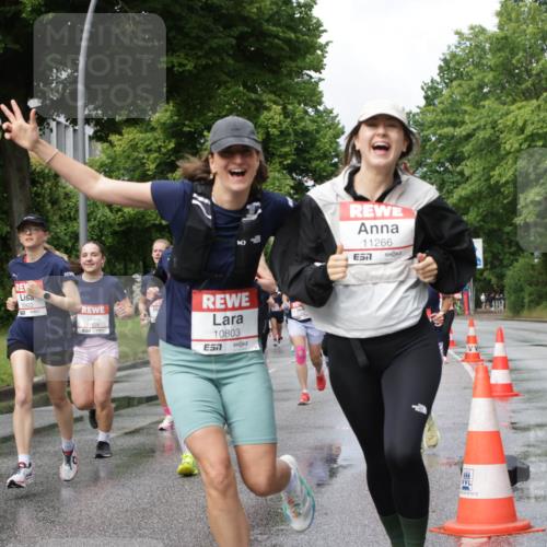 14.06.2026 - REWE Women's Run Jannik Wohlers http://msf.ph/oto/9794532 14.06.2026 09:08:32 Laufen 10422, 11526, 10803, 7, 11266, 7, 9302, 22 meine-sportfotos.de