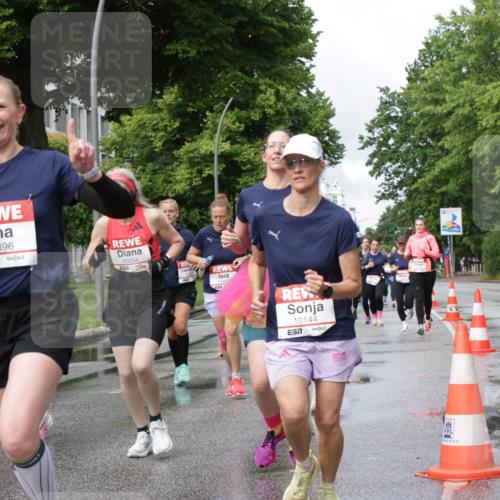 14.06.2026 - REWE Women's Run Jannik Wohlers http://msf.ph/oto/9794559 14.06.2026 09:08:34 Laufen 10896, 7, 10204, 10144, 657, 90, 02, 22 meine-sportfotos.de