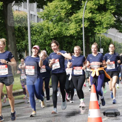 14.06.2026 - REWE Women's Run Jannik Wohlers http://msf.ph/oto/9795085 14.06.2026 09:09:18 Laufen 0385, 10611, 57, 11210, 10835, 11423, 7, 11415, 10526 meine-sportfotos.de