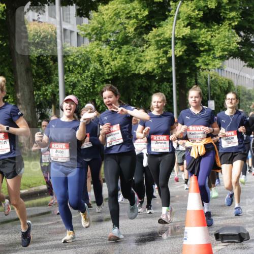 14.06.2026 - REWE Women's Run Jannik Wohlers http://msf.ph/oto/9795087 14.06.2026 09:09:18 Laufen 10611, 657, 11210, 10835, 10978, 11423, 57, 11415, 10526 meine-sportfotos.de