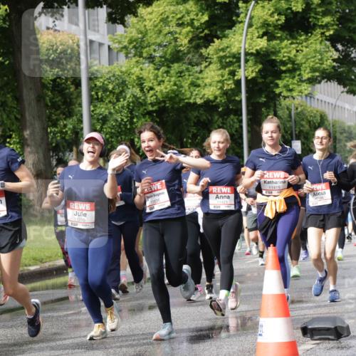 14.06.2026 - REWE Women's Run Jannik Wohlers http://msf.ph/oto/9795089 14.06.2026 09:09:18 Laufen 10611, 57, 11210, 7, 10835, 11423, 11415 meine-sportfotos.de