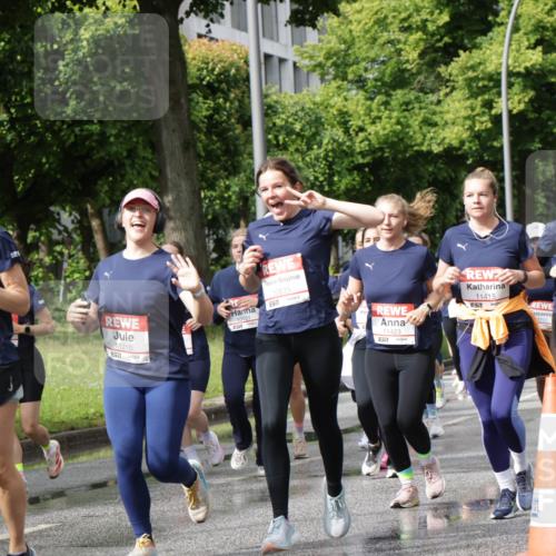 14.06.2026 - REWE Women's Run Jannik Wohlers http://msf.ph/oto/9795124 14.06.2026 09:09:18 Laufen 10611, 57, 11210, 10421, 10835, 11423, 657, 11415, 657, 0526, 0777 meine-sportfotos.de