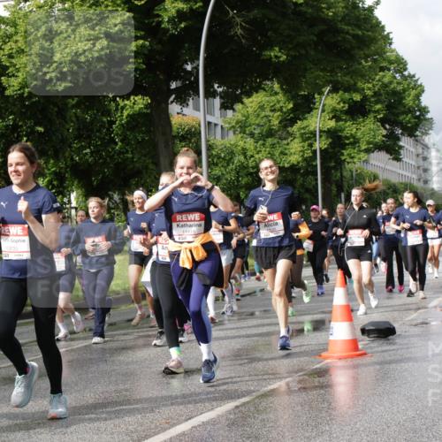 14.06.2026 - REWE Women's Run Jannik Wohlers http://msf.ph/oto/9795158 14.06.2026 09:09:20 Laufen 11210, 10835, 11415, 10526 meine-sportfotos.de