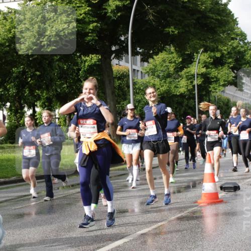 14.06.2026 - REWE Women's Run Jannik Wohlers http://msf.ph/oto/9795175 14.06.2026 09:09:20 Laufen 10835, 57, 11415, 7, 10738, 3 meine-sportfotos.de