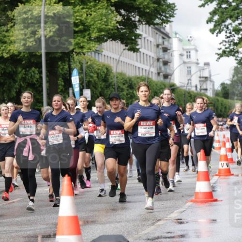 14.06.2026 - REWE Women's Run Jannik Wohlers http://msf.ph/oto/9795409 14.06.2026 09:09:35 Laufen 1030, 11013, 10815, 11436, 10451, 7 meine-sportfotos.de