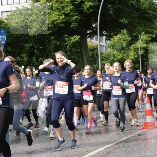 14.06.2026 - REWE Women's Run Jannik Wohlers http://msf.ph/oto/9795607 14.06.2026 09:09:43 Laufen 10031, 11131, 657, 00, 10721, 11332, 7, 11422, 10075, 10210, 10369, 10912 meine-sportfotos.de
