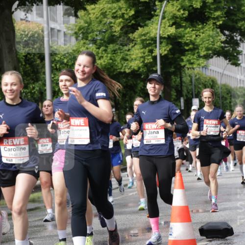 14.06.2026 - REWE Women's Run Jannik Wohlers http://msf.ph/oto/9795663 14.06.2026 09:09:46 Laufen 0229, 1004, 11148, 11240, 57, 11463, 10598, 57, 10377 meine-sportfotos.de