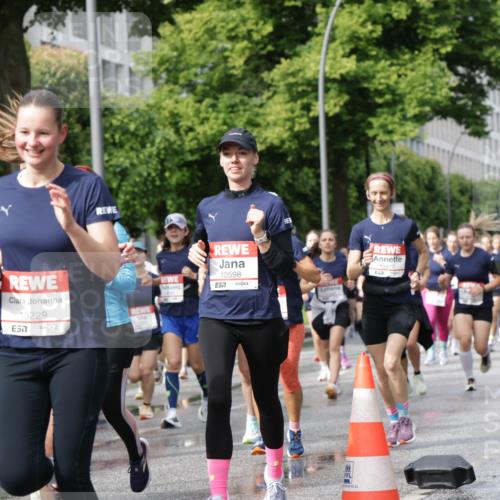 14.06.2026 - REWE Women's Run Jannik Wohlers http://msf.ph/oto/9795667 14.06.2026 09:09:47 Laufen 10229, 7, 10598, 10377 meine-sportfotos.de