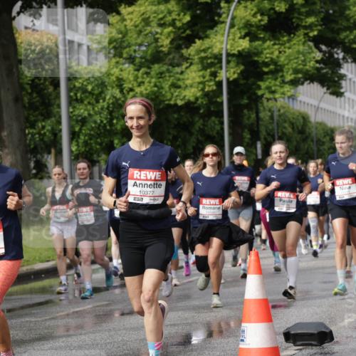 14.06.2026 - REWE Women's Run Jannik Wohlers http://msf.ph/oto/9795716 14.06.2026 09:09:48 Laufen 10768, 11067, 10377, 7, 11155, 51, 83, 02, 22 meine-sportfotos.de