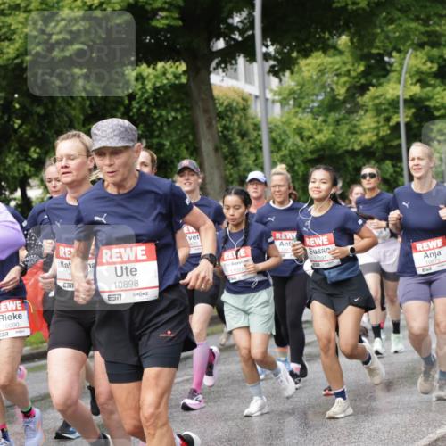 14.06.2026 - REWE Women's Run Jannik Wohlers http://msf.ph/oto/9796027 14.06.2026 09:10:07 Laufen 10898, 57, 433, 10482, 1, 10090, 11027, 5, 11091, 10875 meine-sportfotos.de