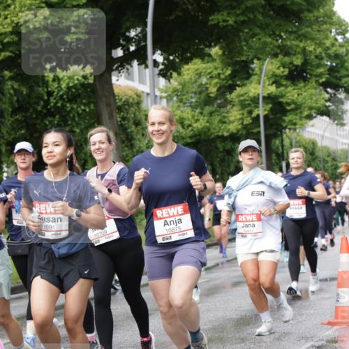 14.06.2026 - REWE Women's Run Jannik Wohlers http://msf.ph/oto/9796038 14.06.2026 09:10:09 Laufen 11334, 10433, 657, 11027, 11091, 10709, 551, 10875, 7, 10831 meine-sportfotos.de