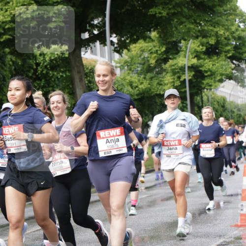 14.06.2026 - REWE Women's Run Jannik Wohlers http://msf.ph/oto/9796045 14.06.2026 09:10:09 Laufen 10, 11027, 77, 10, 11091, 10709, 10875, 7, 10831 meine-sportfotos.de
