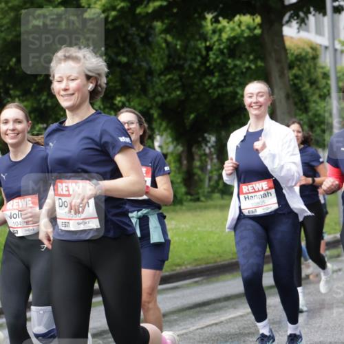 14.06.2026 - REWE Women's Run Jannik Wohlers http://msf.ph/oto/9796149 14.06.2026 09:10:16 Laufen 50, 1049, 10530, 7, 10805, 7, 11384, 7 meine-sportfotos.de