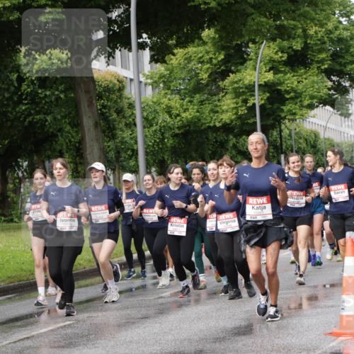 14.06.2026 - REWE Women's Run Jannik Wohlers http://msf.ph/oto/9796167 14.06.2026 09:10:18 Laufen 11044, 103, 651, 10561, 10410 meine-sportfotos.de