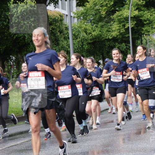 14.06.2026 - REWE Women's Run Jannik Wohlers http://msf.ph/oto/9796206 14.06.2026 09:10:20 Laufen 10078, 11452, 51, 10199, 10582, 57, 10276, 11187, 11002, 10410 meine-sportfotos.de