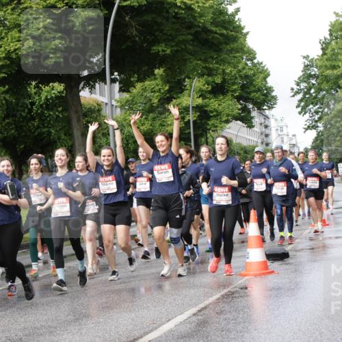 14.06.2026 - REWE Women's Run Jannik Wohlers http://msf.ph/oto/9796223 14.06.2026 09:10:21 Laufen 10448, 027, 10199, 1 meine-sportfotos.de