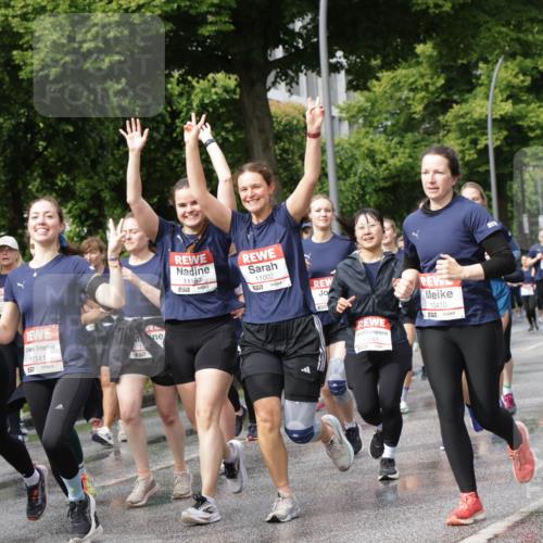 14.06.2026 - REWE Women's Run Jannik Wohlers http://msf.ph/oto/9796249 14.06.2026 09:10:22 Laufen 10811, 7, 10341, 657, 24, 11187, 11002, 557, 57, 10261, 10410 meine-sportfotos.de