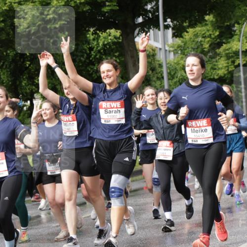 14.06.2026 - REWE Women's Run Jannik Wohlers http://msf.ph/oto/9796261 14.06.2026 09:10:22 Laufen 10811, 657, 10341, 7, 1027, 57, 11187, 11002, 7, 57, 10261, 577, 10410 meine-sportfotos.de