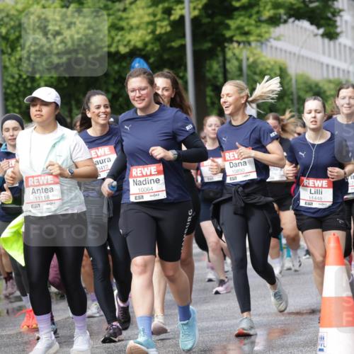 14.06.2026 - REWE Women's Run Jannik Wohlers http://msf.ph/oto/9796498 14.06.2026 09:10:42 Laufen 11206, 577, 11118, 57, 0412, 10064, 10890, 657, 11448, 7, 67, 11196 meine-sportfotos.de