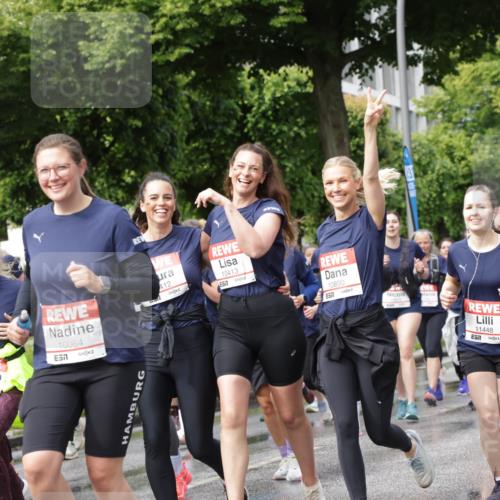 14.06.2026 - REWE Women's Run Jannik Wohlers http://msf.ph/oto/9796562 14.06.2026 09:10:45 Laufen 11118, 517, 10980, 7, 10064, 7, 412, 10413, 7, 10890, 57, 11448, 10567, 7 meine-sportfotos.de