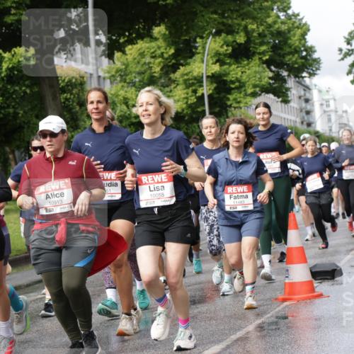 14.06.2026 - REWE Women's Run Jannik Wohlers http://msf.ph/oto/9796631 14.06.2026 09:10:49 Laufen 51, 6577, 10913, 57, 10058, 7, 11483, 7 meine-sportfotos.de